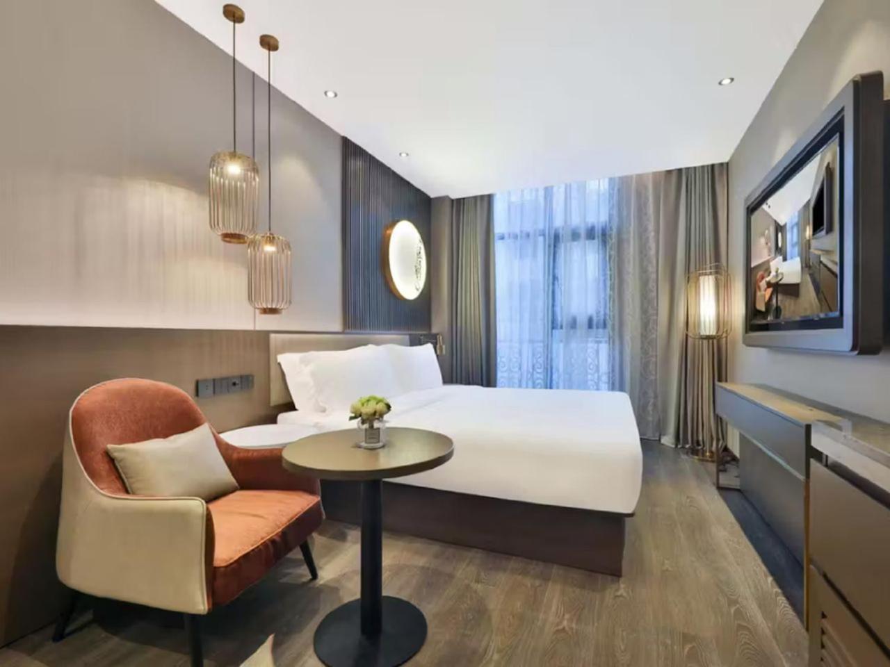 Crystal Orange - The Bund Jinling East Road Shanghai