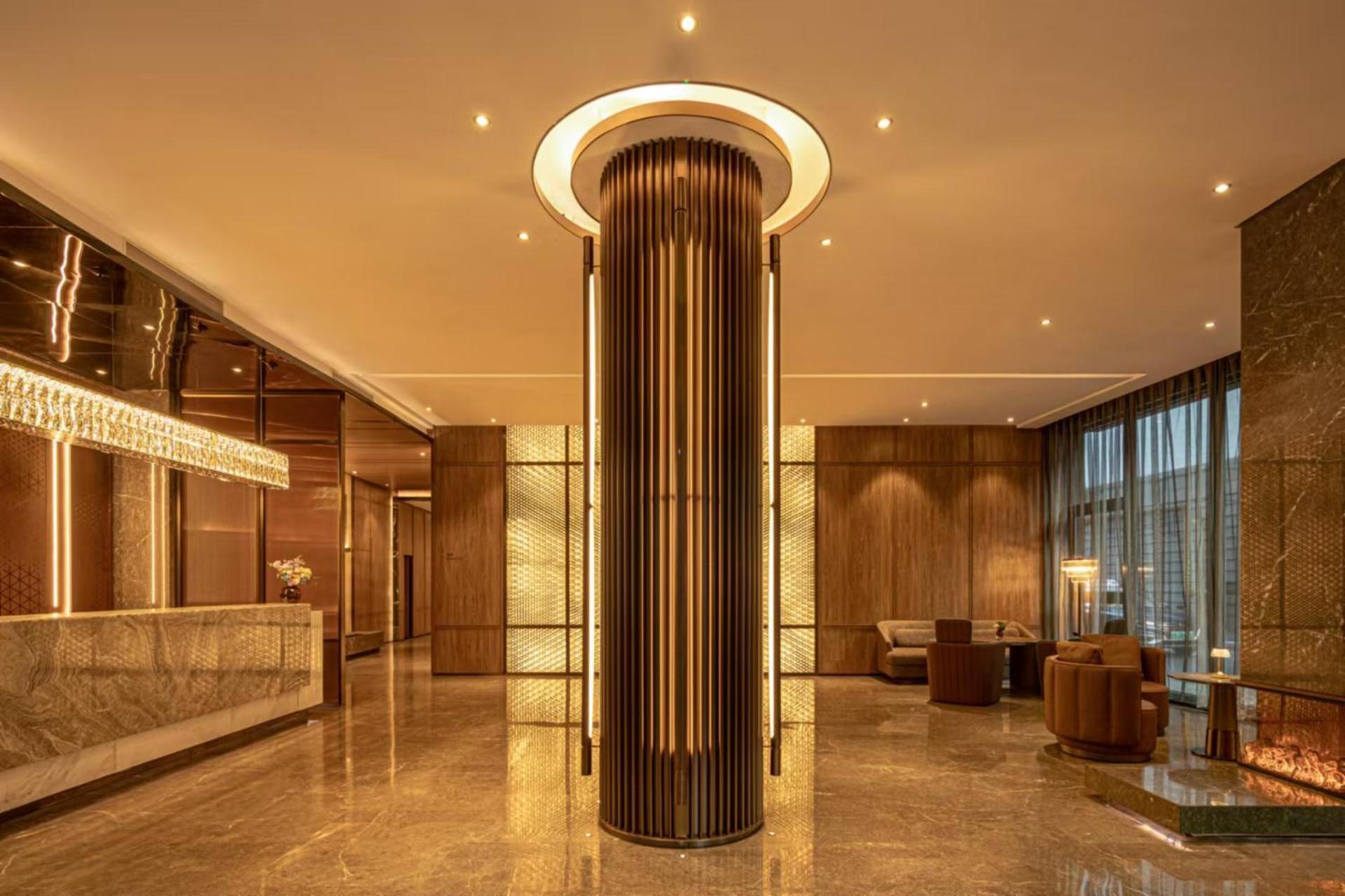 Crystal Orange - The Bund Jinling East Road Hotel