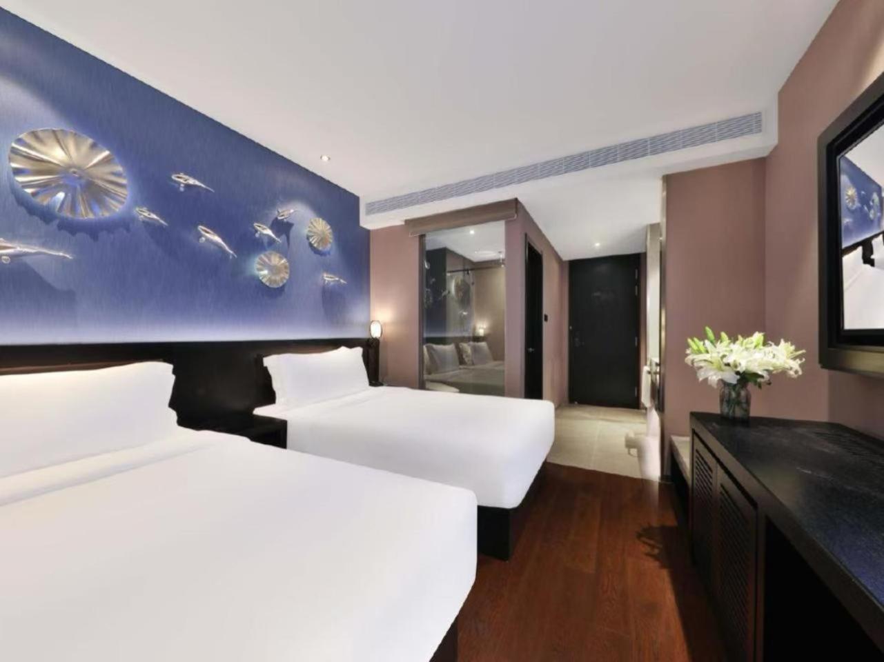 Crystal Orange - The Bund Jinling East Road 4*