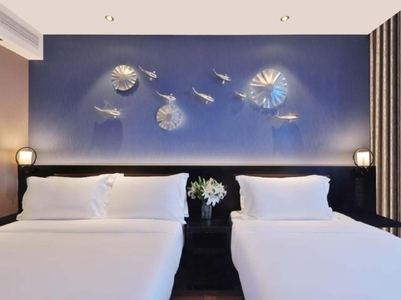 Crystal Orange - The Bund Jinling East Road