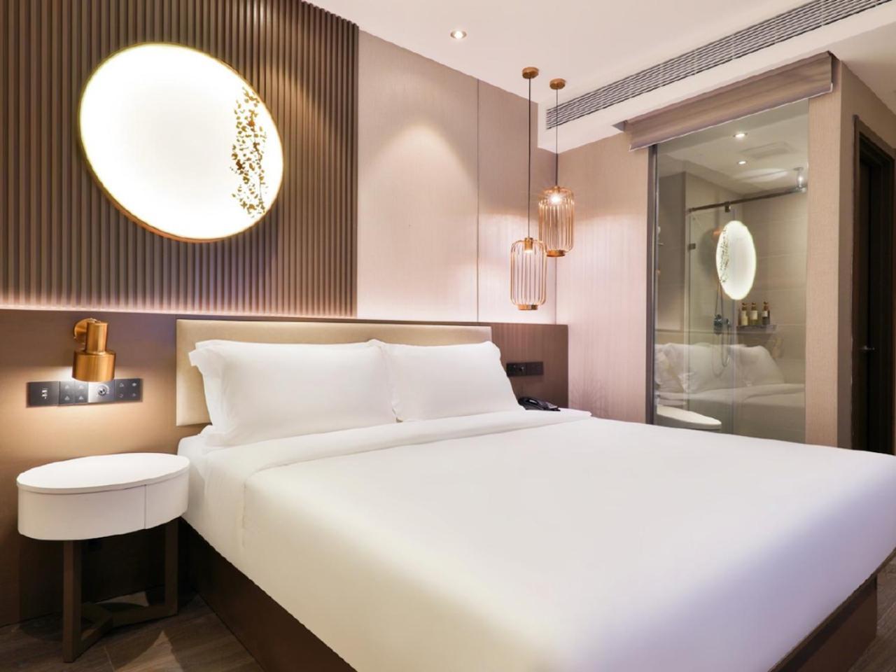 Crystal Orange - The Bund Jinling East Road 4*
