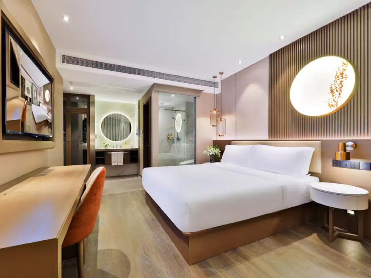 Crystal Orange - The Bund Jinling East Road Hotel 4*